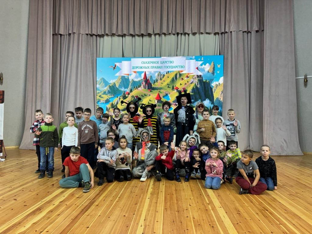 «Там, на неведомых дорожках»